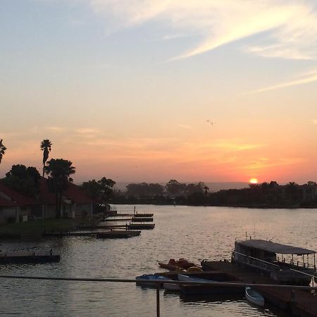 First Group Port Owen Marina Apartment Velddrif Ngoại thất bức ảnh